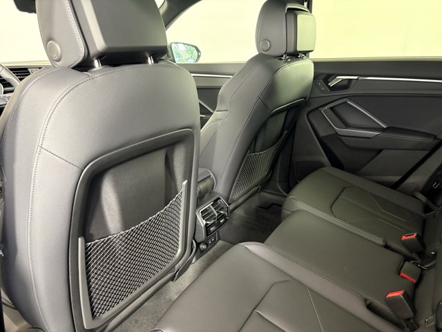 Vehicle image 12 of 28