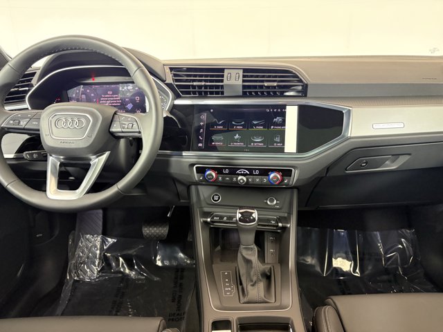 Vehicle image 16 of 28