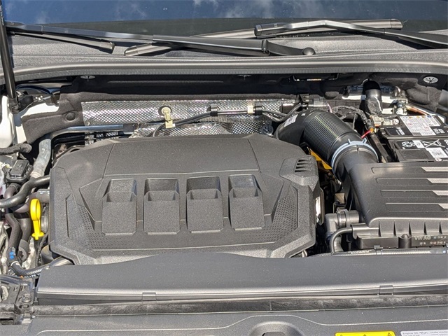 Vehicle image 18 of 19
