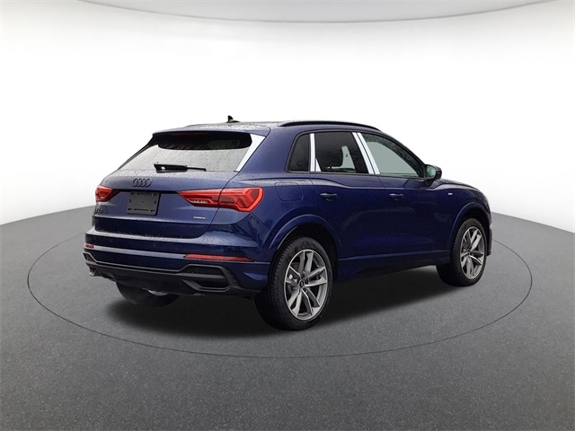 Vehicle image 3 of 18