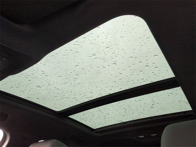 Vehicle image 11 of 18