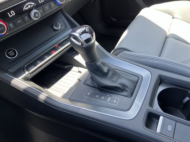 Vehicle image 24 of 37