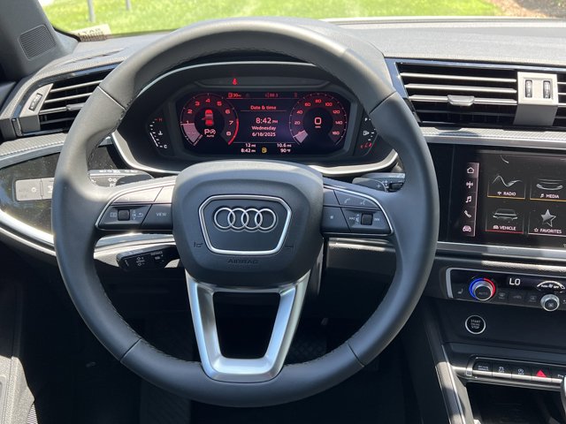 Vehicle image 18 of 37
