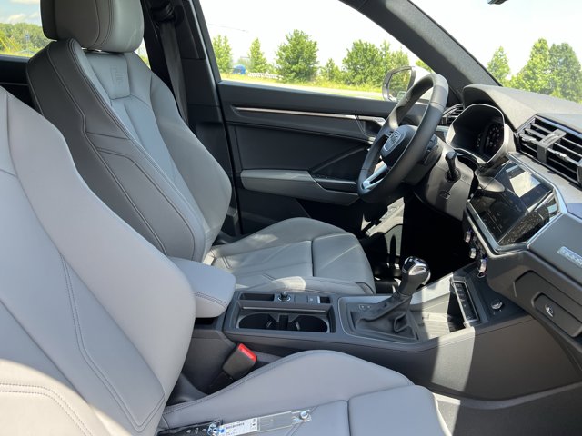 Vehicle image 14 of 37