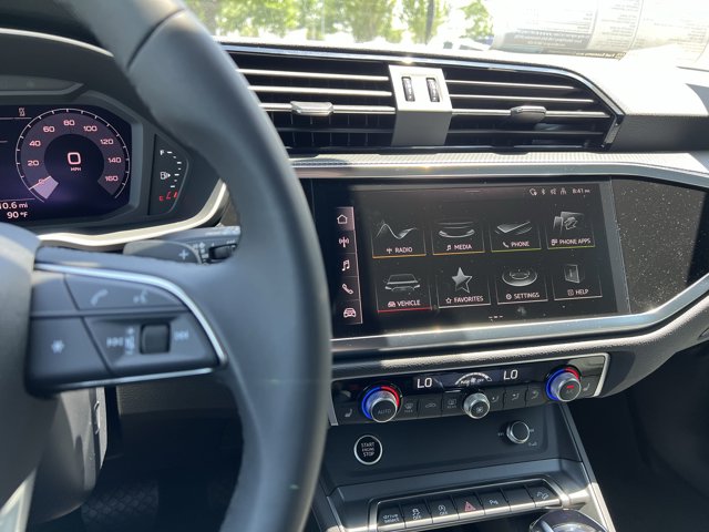 Vehicle image 23 of 37
