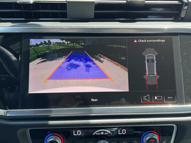 Vehicle image 21 of 37