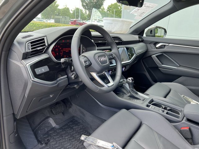 Vehicle image 17 of 37