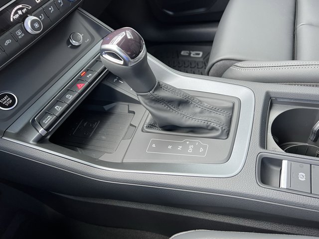 Vehicle image 24 of 37