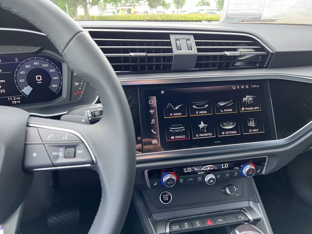 Vehicle image 23 of 37