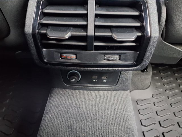 Vehicle image 24 of 26