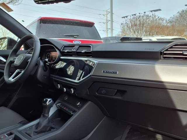 Vehicle image 12 of 26