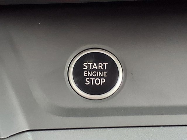 Vehicle image 18 of 26