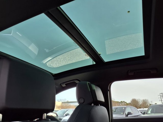 Vehicle image 20 of 26