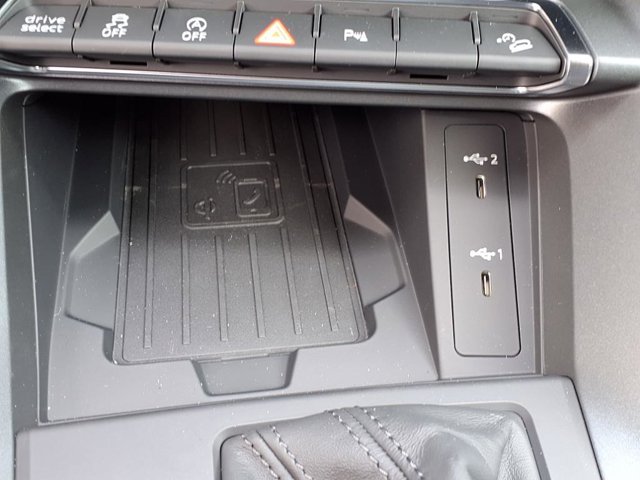 Vehicle image 19 of 26