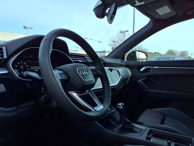 Vehicle image 9 of 26