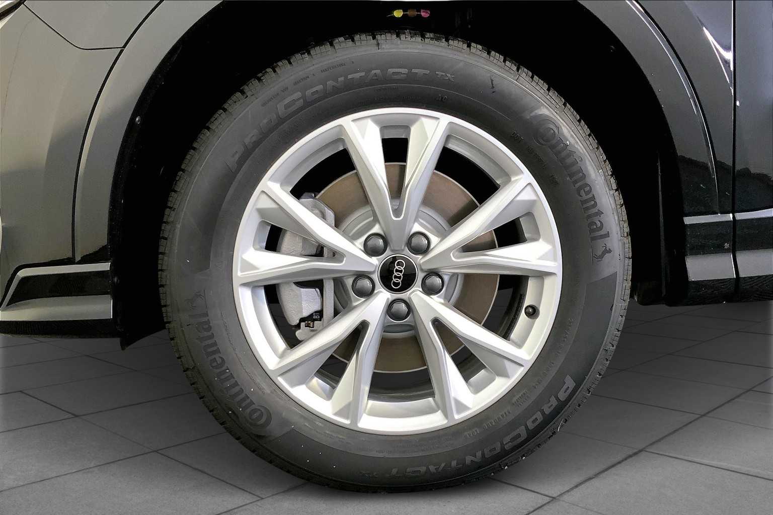 Vehicle image 8 of 19
