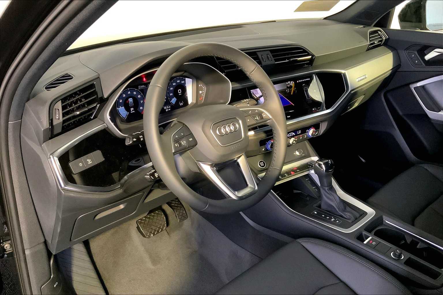 Vehicle image 12 of 19