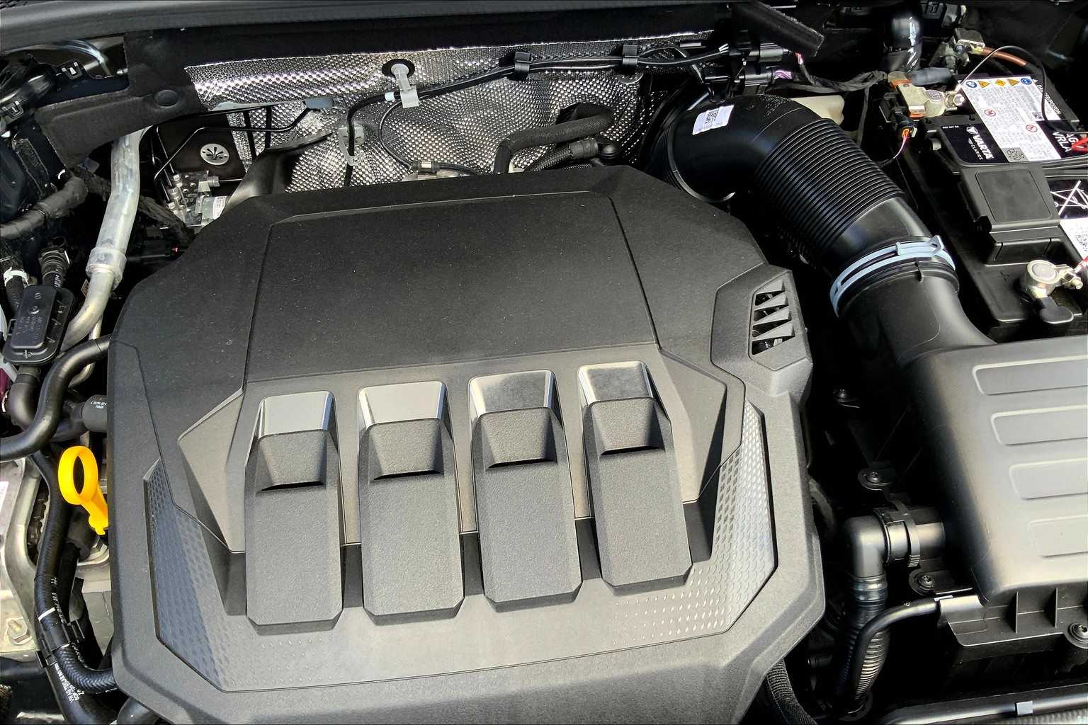 Vehicle image 7 of 19