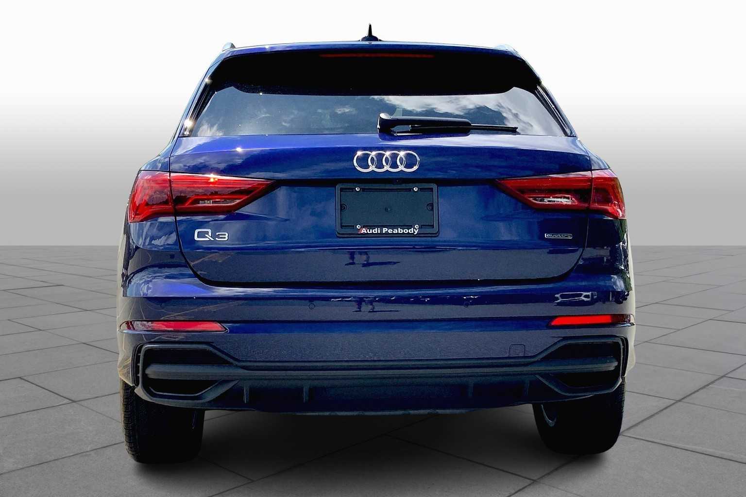 Vehicle image 4 of 19