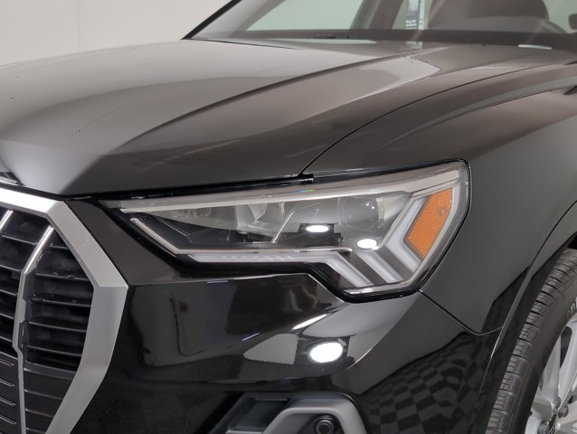 Vehicle image 25 of 28