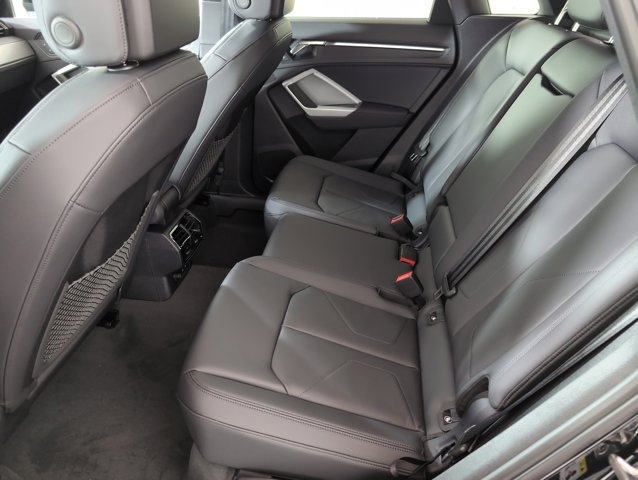 Vehicle image 12 of 28