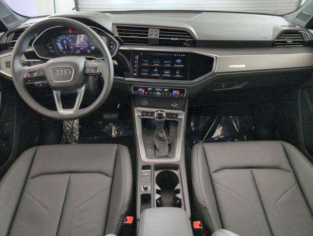 Vehicle image 14 of 28