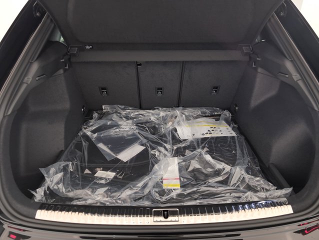 Vehicle image 9 of 28