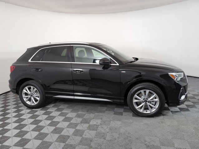 Vehicle image 4 of 28