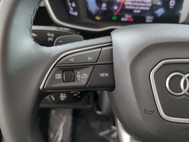 Vehicle image 26 of 28