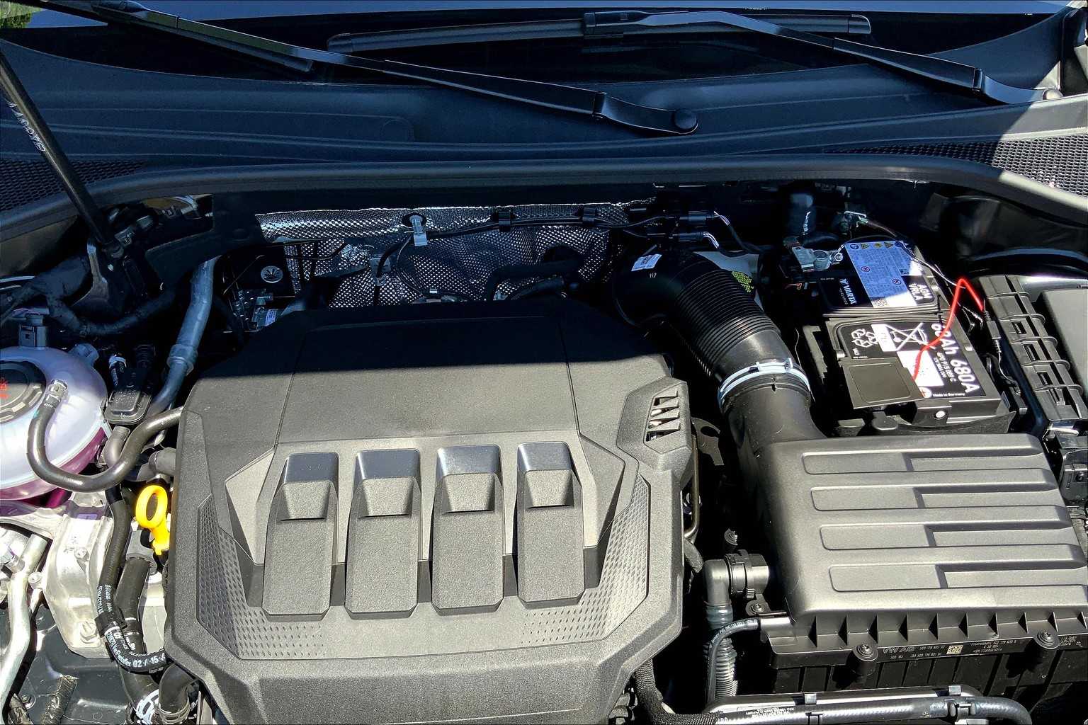 Vehicle image 7 of 19