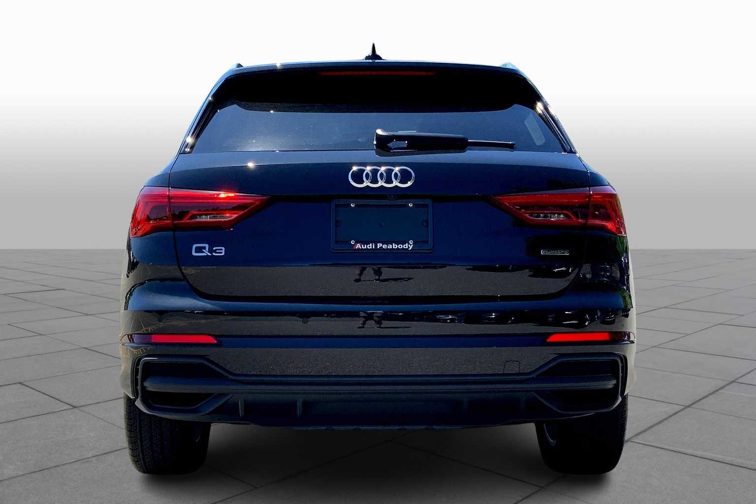 Vehicle image 4 of 19