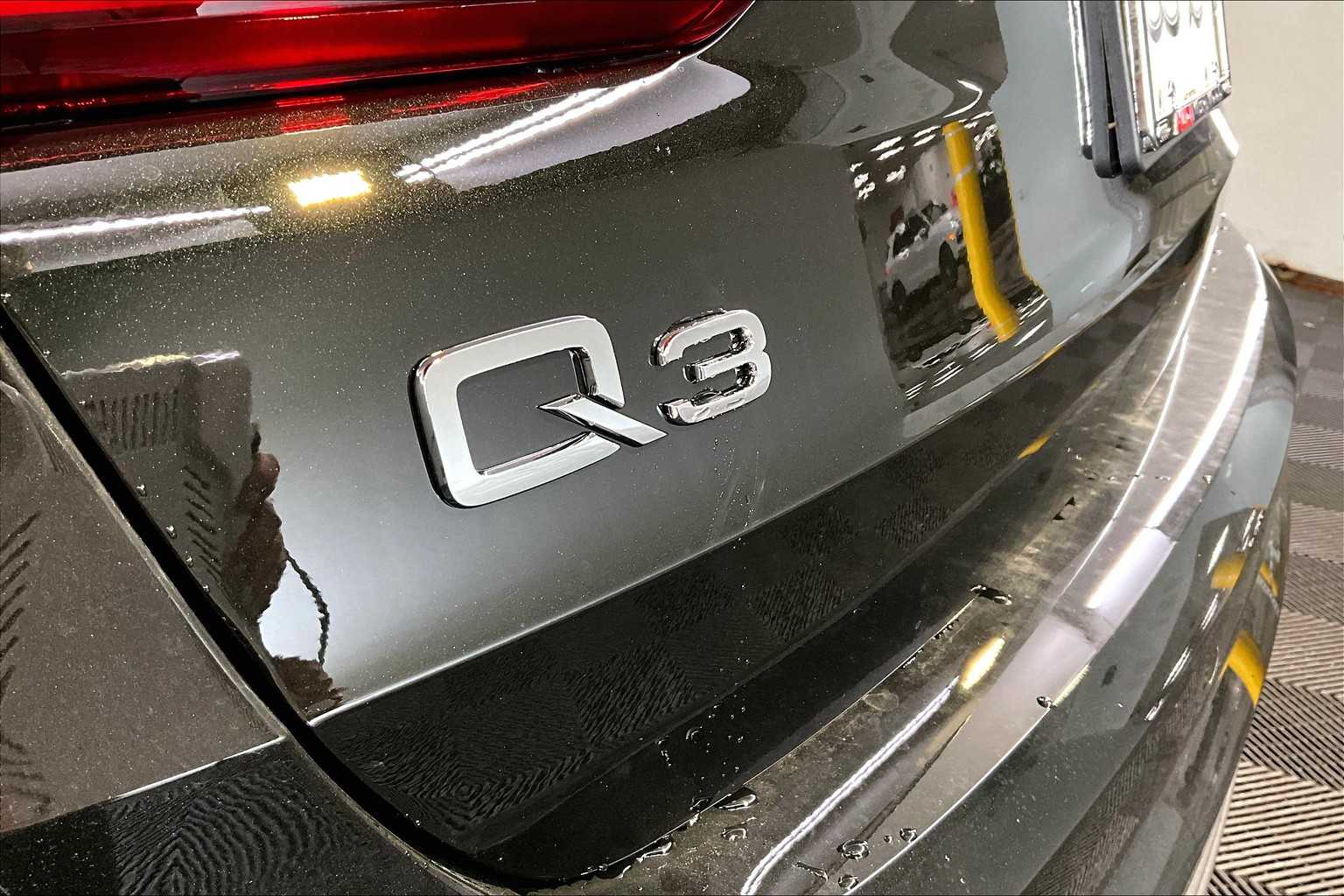 Vehicle image 19 of 19