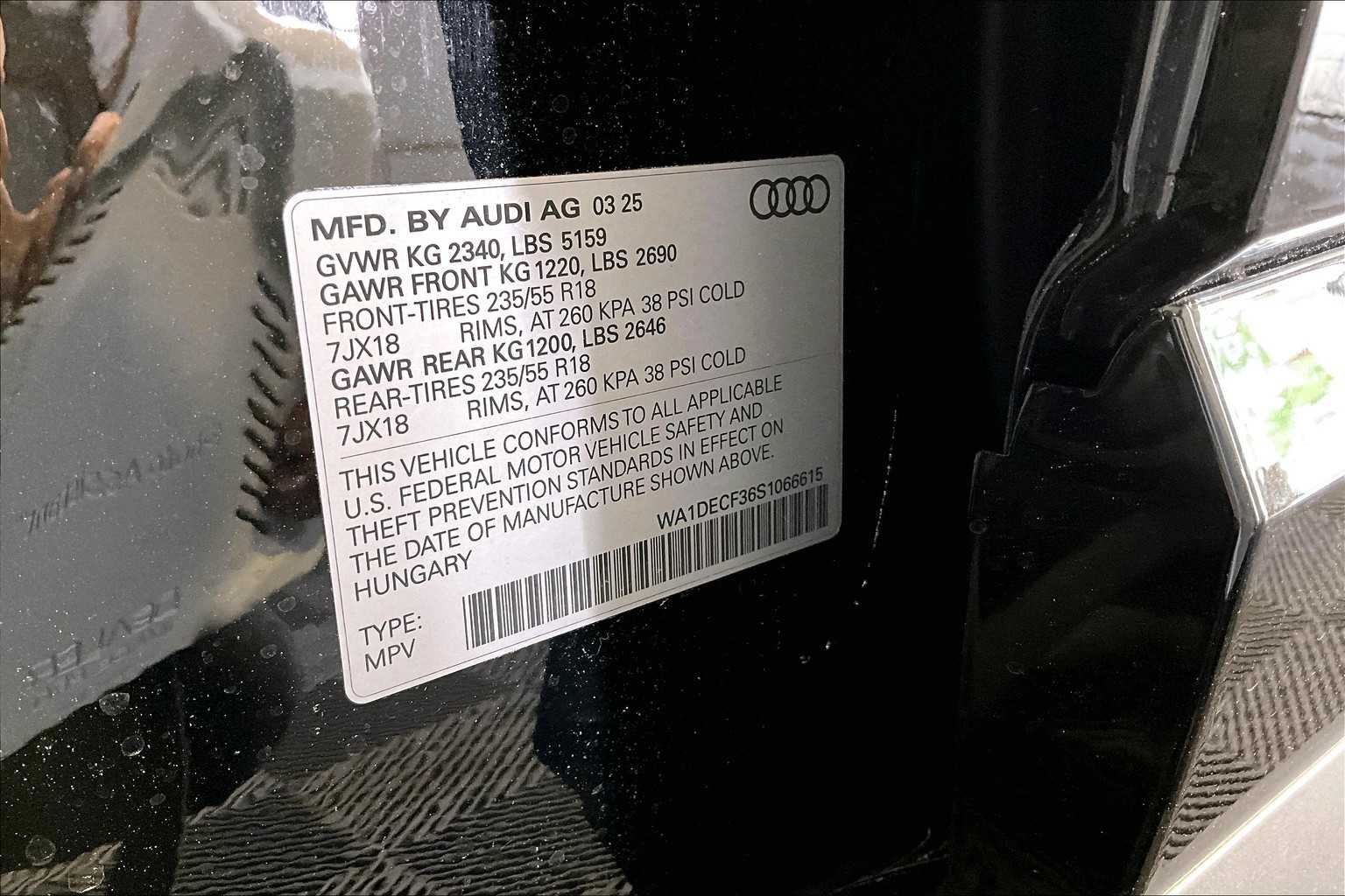 Vehicle image 16 of 19