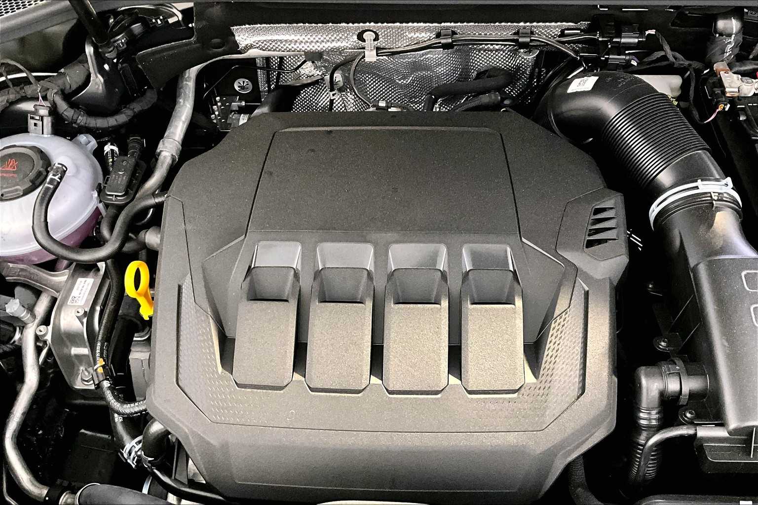 Vehicle image 7 of 19