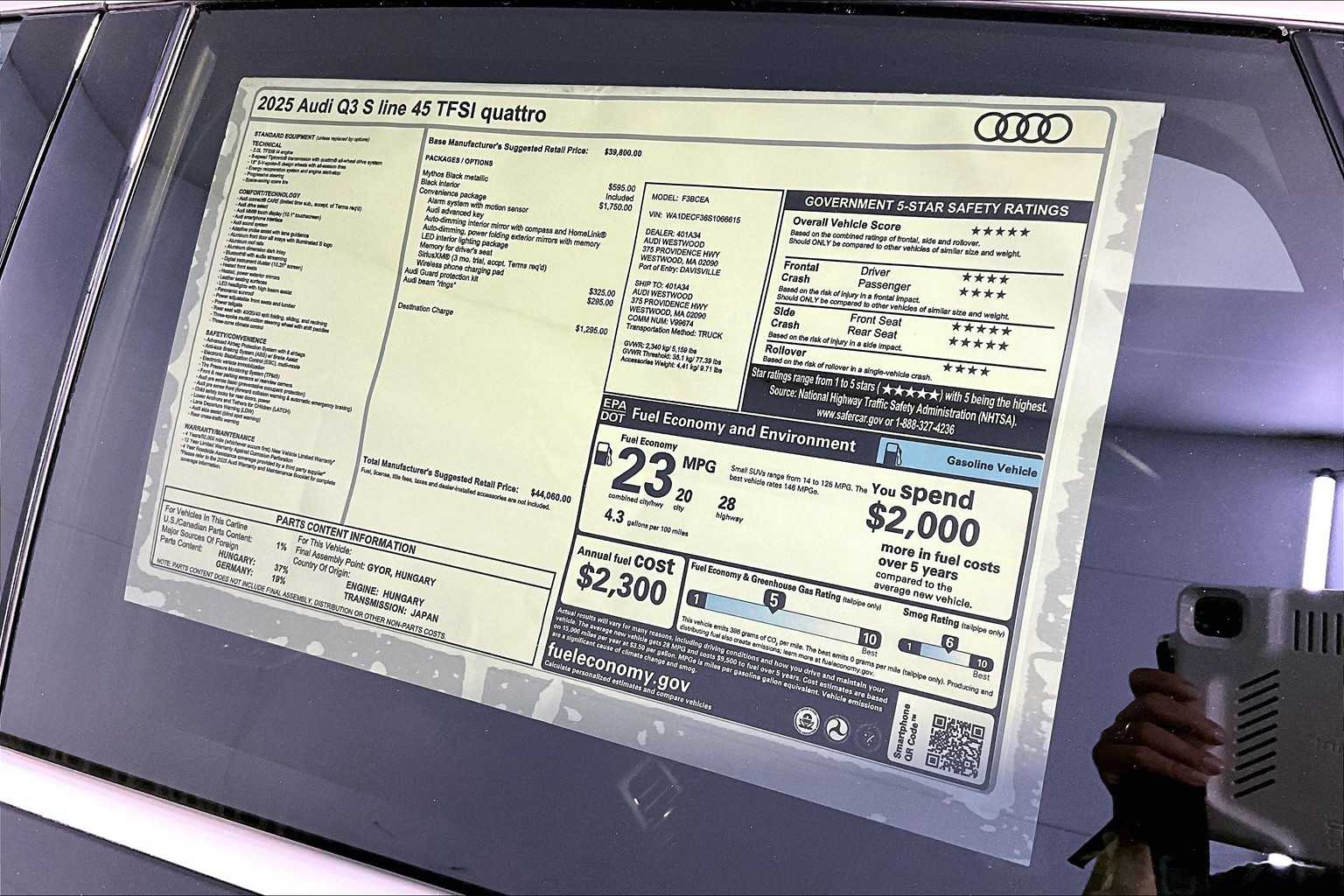 Vehicle image 17 of 19