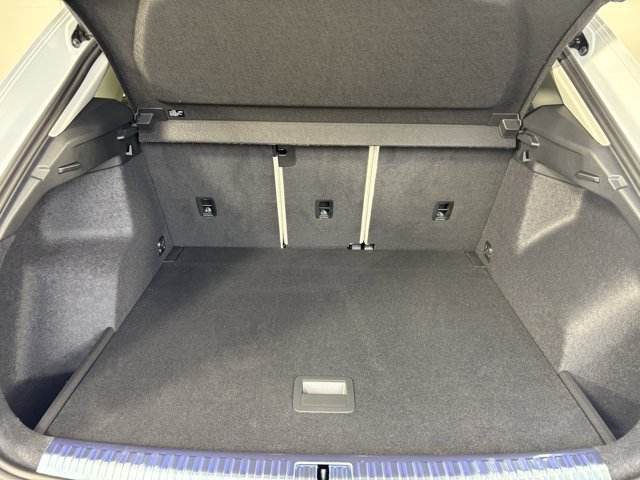 Vehicle image 9 of 27