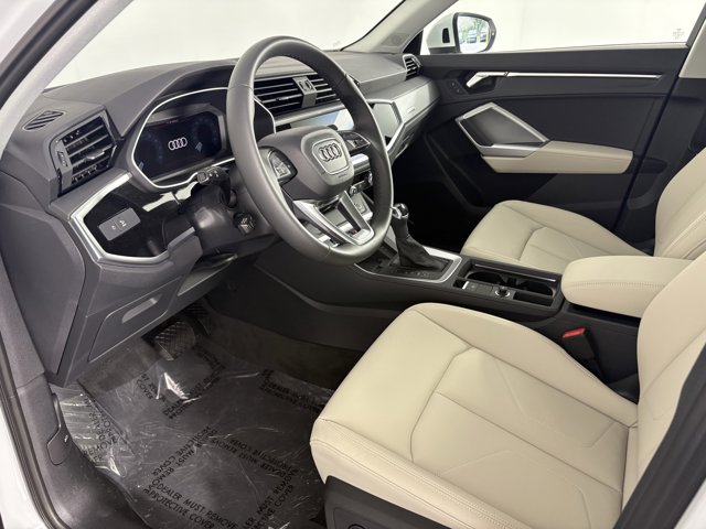 Vehicle image 16 of 27