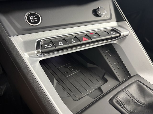 Vehicle image 24 of 27
