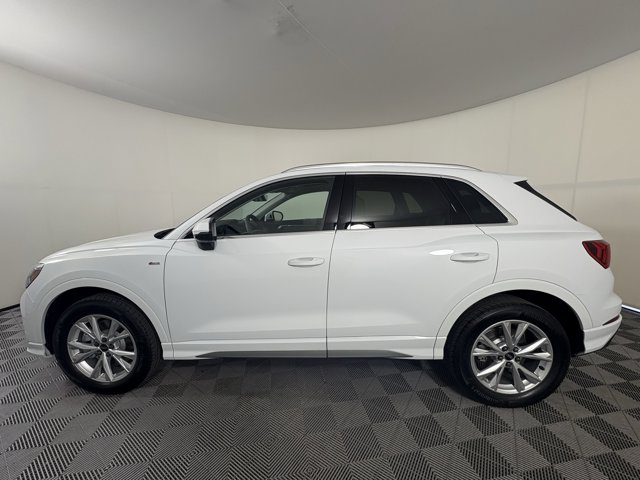 Vehicle image 7 of 27