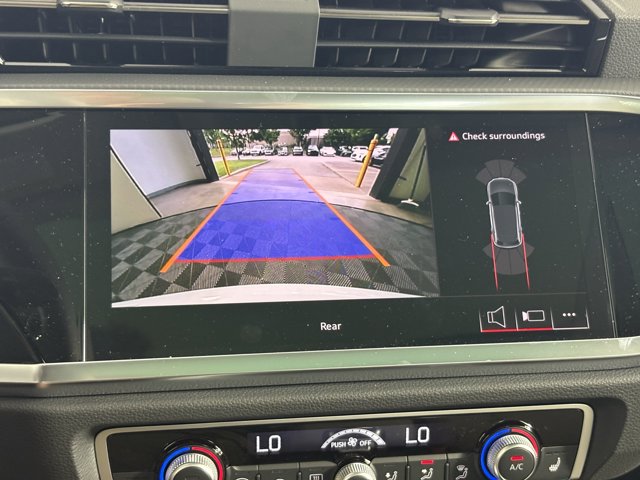 Vehicle image 19 of 27
