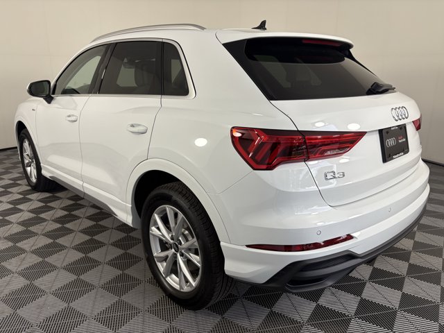 Vehicle image 6 of 27