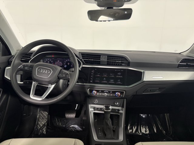 Vehicle image 15 of 27
