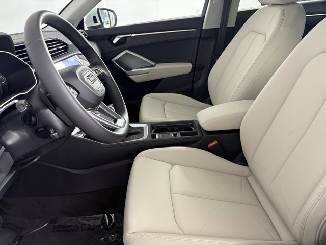 Vehicle image 13 of 27