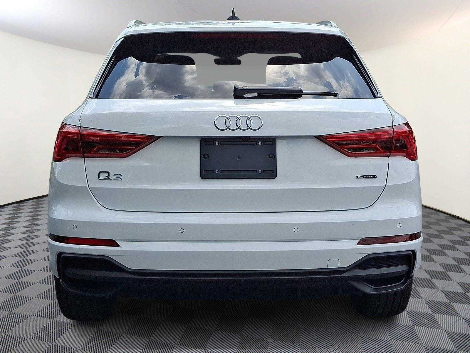 Vehicle image 5 of 24