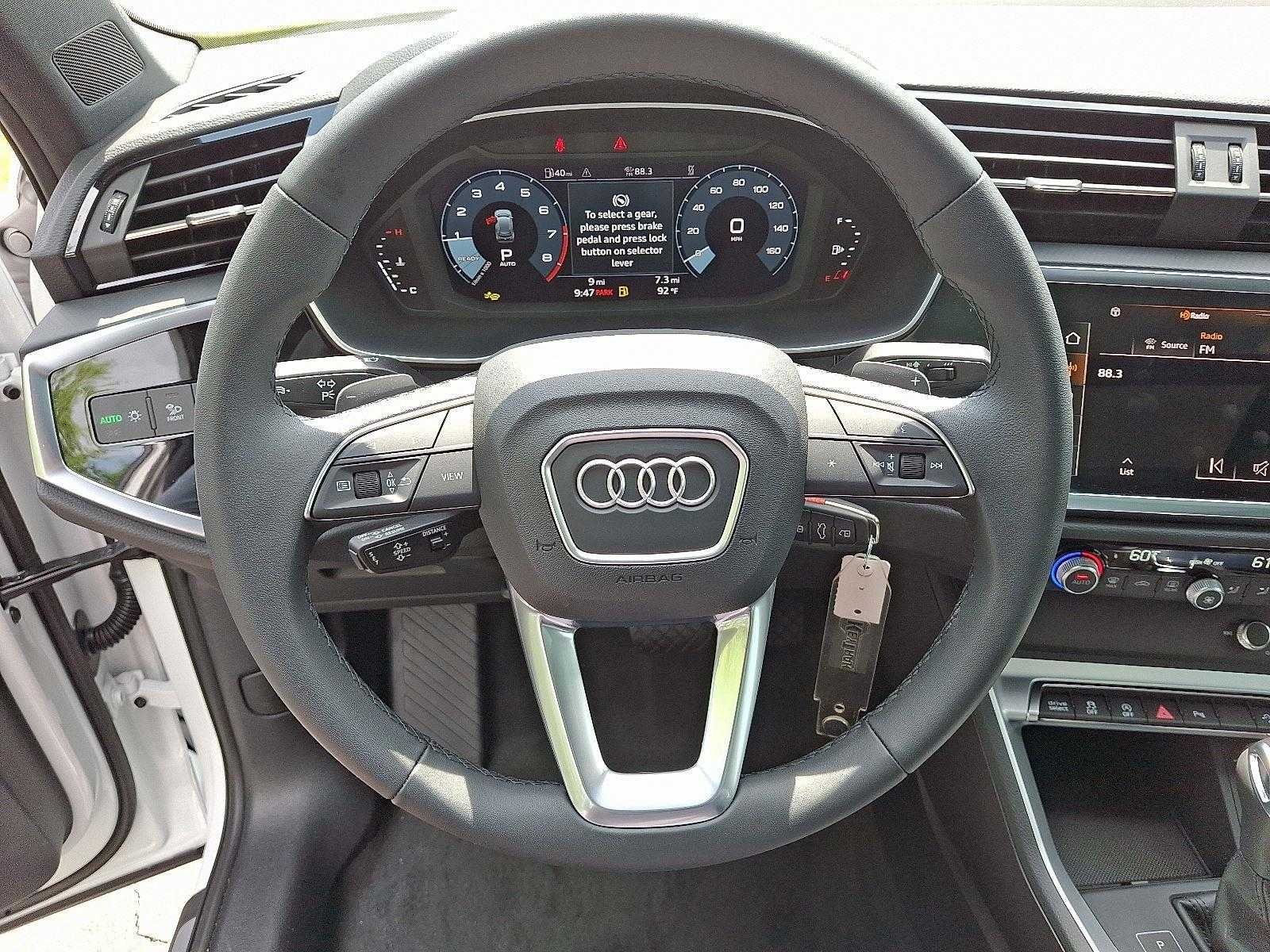Vehicle image 18 of 24