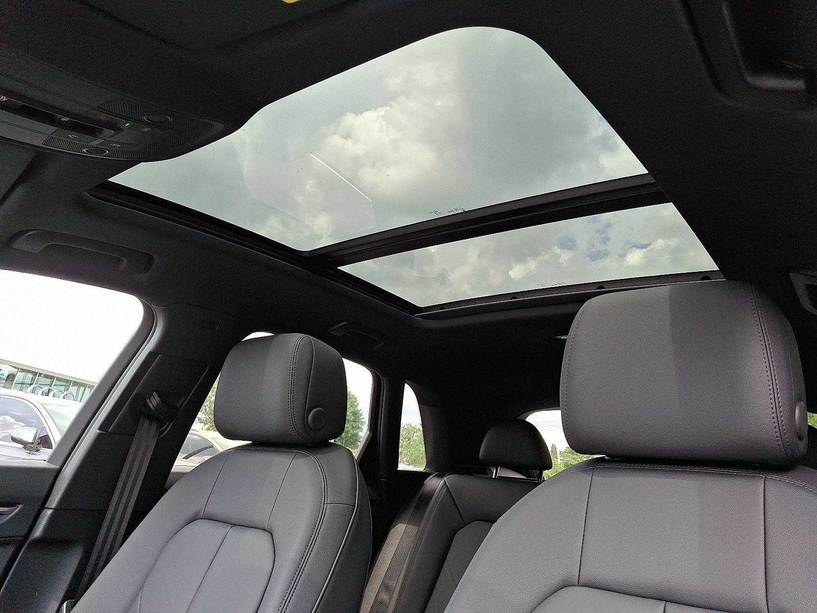Vehicle image 12 of 24