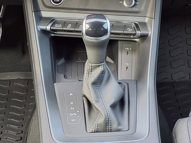 Vehicle image 20 of 27