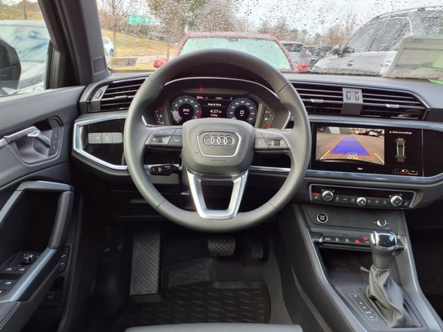 Vehicle image 13 of 27