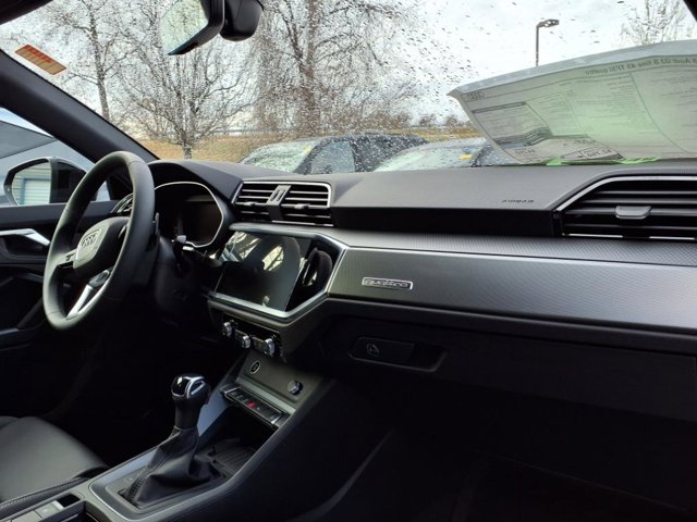 Vehicle image 9 of 27