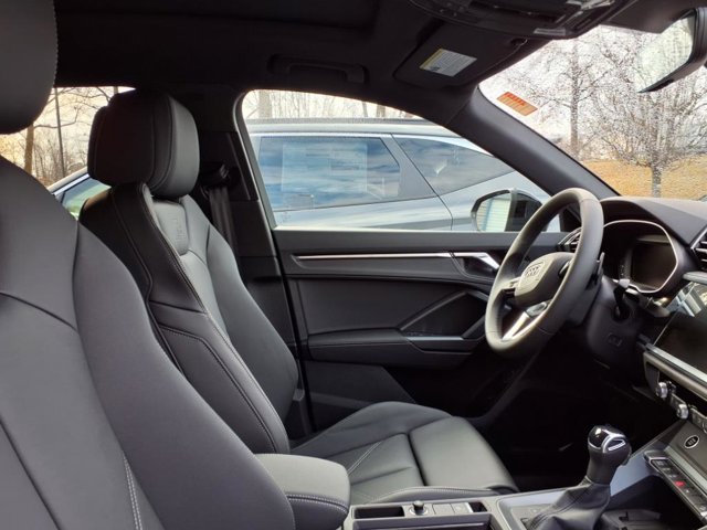 Vehicle image 11 of 27